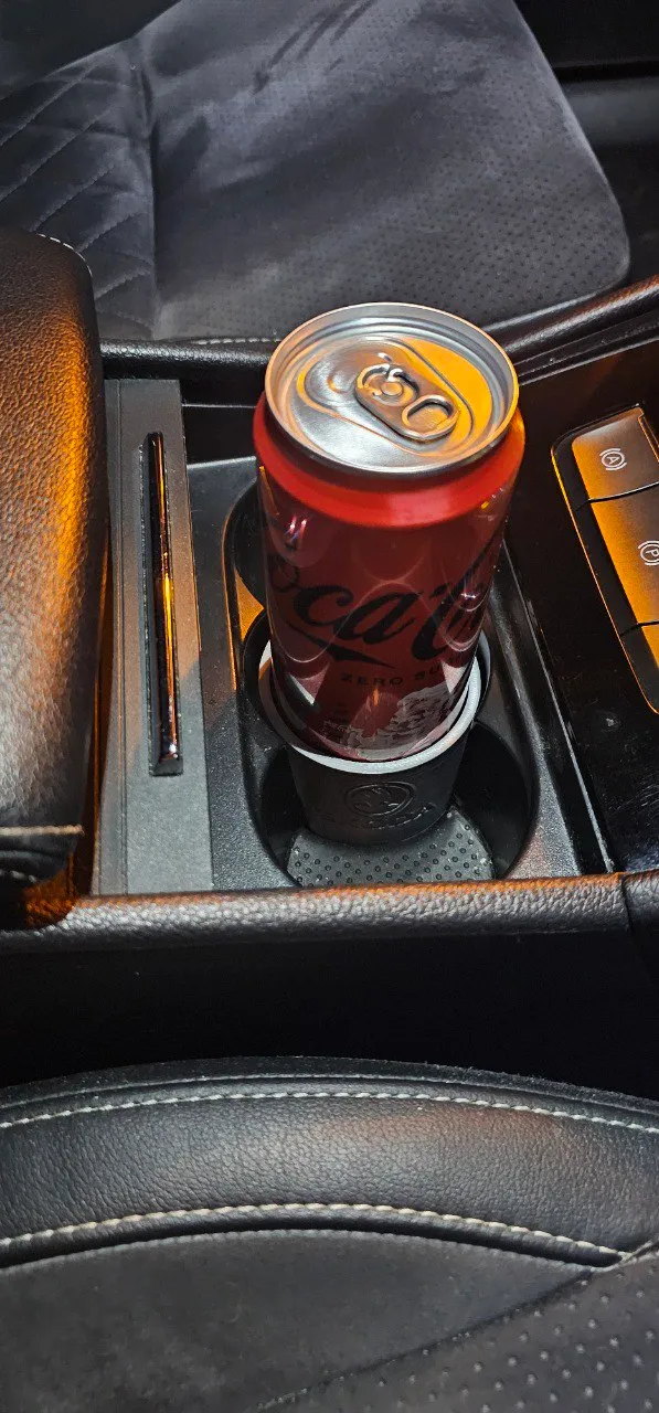 Skoda Superb Cupholder - Redbull/Coke cans, photo 2 of 3 - Skoda Superb Cupholder - Redbull/Coke cans Tools