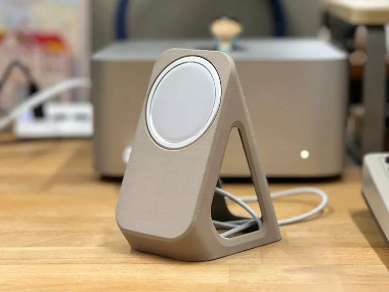 006. Minimal Magsafe holder - Office, in stock in India