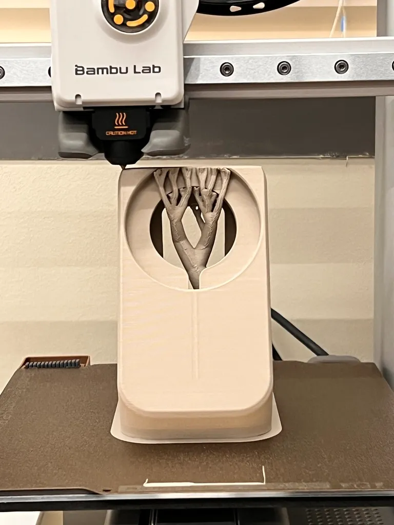 006. Minimal Magsafe holder, photo 2 of 4 - 006. Minimal Magsafe holder Household