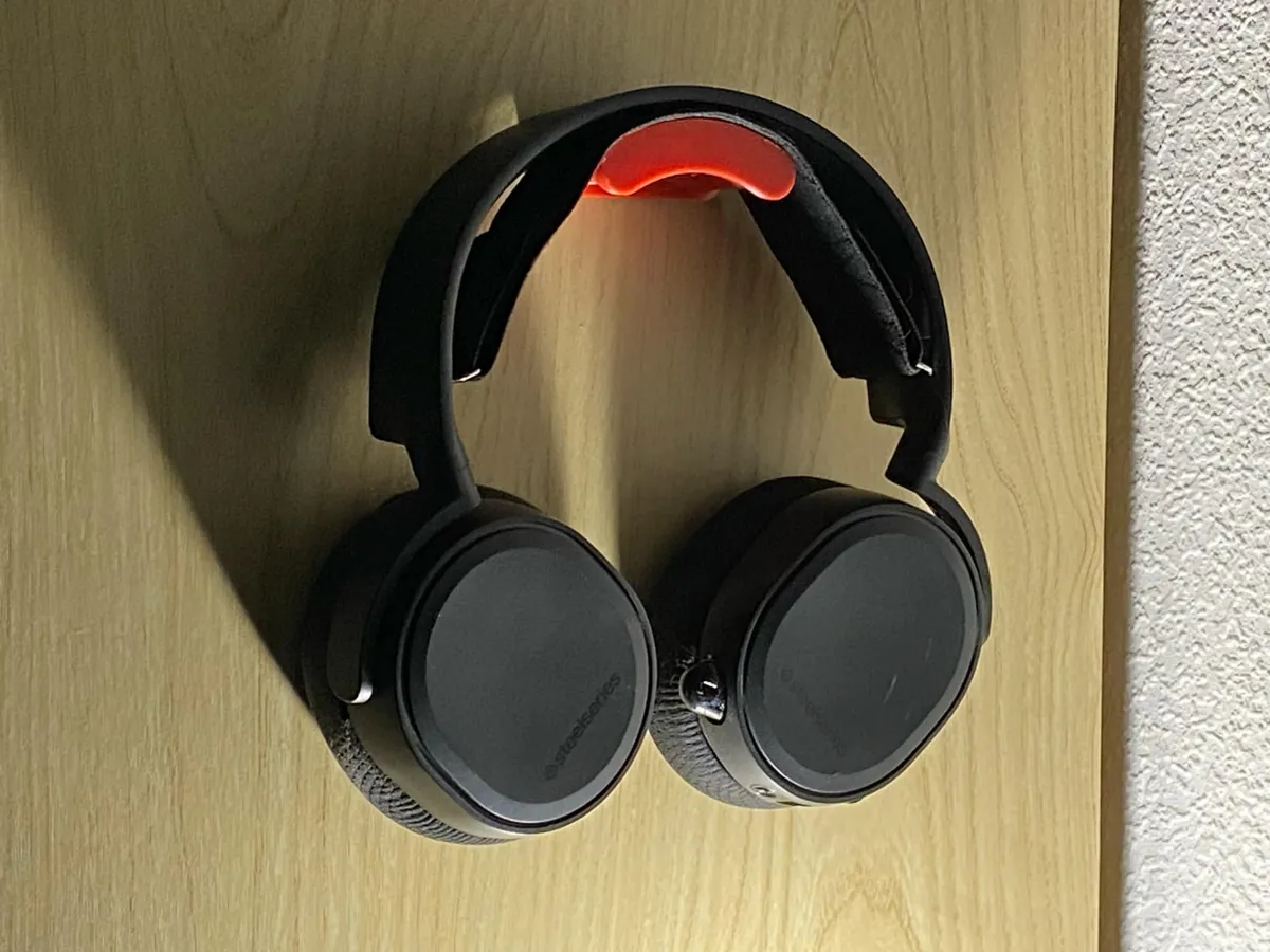 Simple Lightweight Headset Hanger - Office, in stock in India