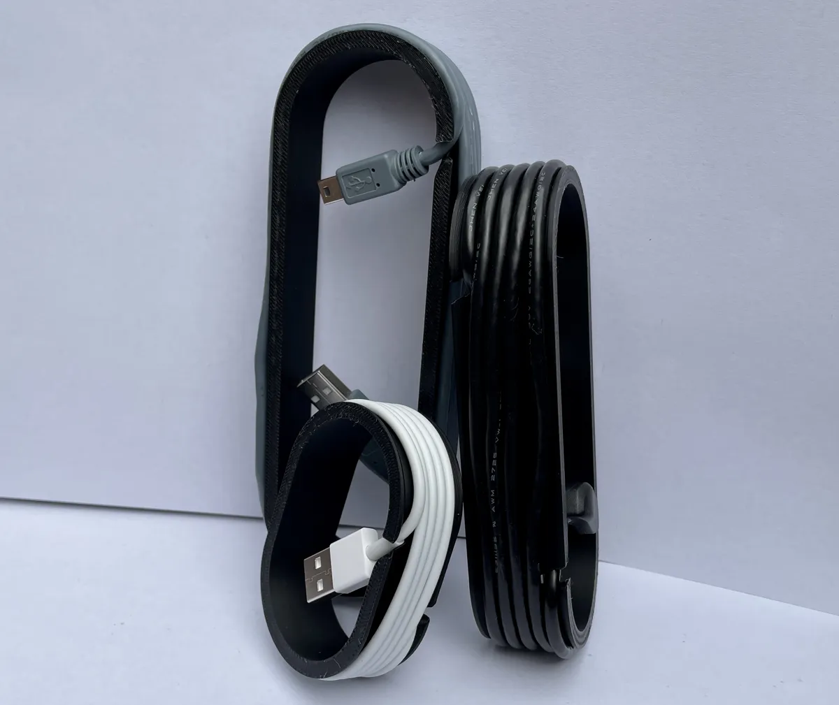 Customizable cable organizer, photo 2 of 4 - Customizable cable organizer Mobile & Device Accessories