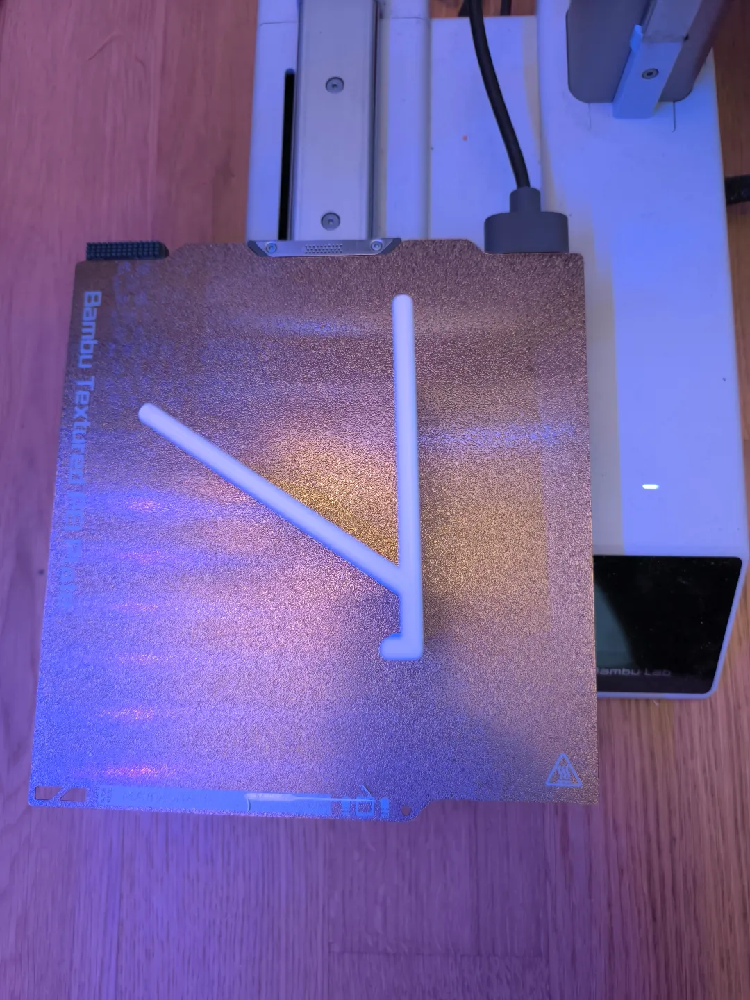 Minimalistic Phone Stand, photo 4 of 4 - Minimalistic Phone Stand Household