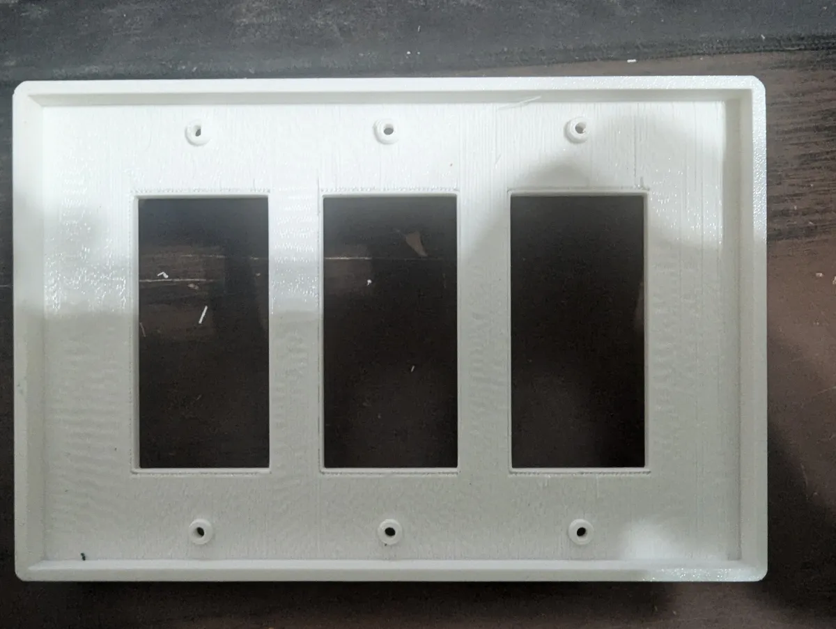 Three gang switch plate with Key holder, photo 2 of 4 - Three gang switch plate with Key holder Household
