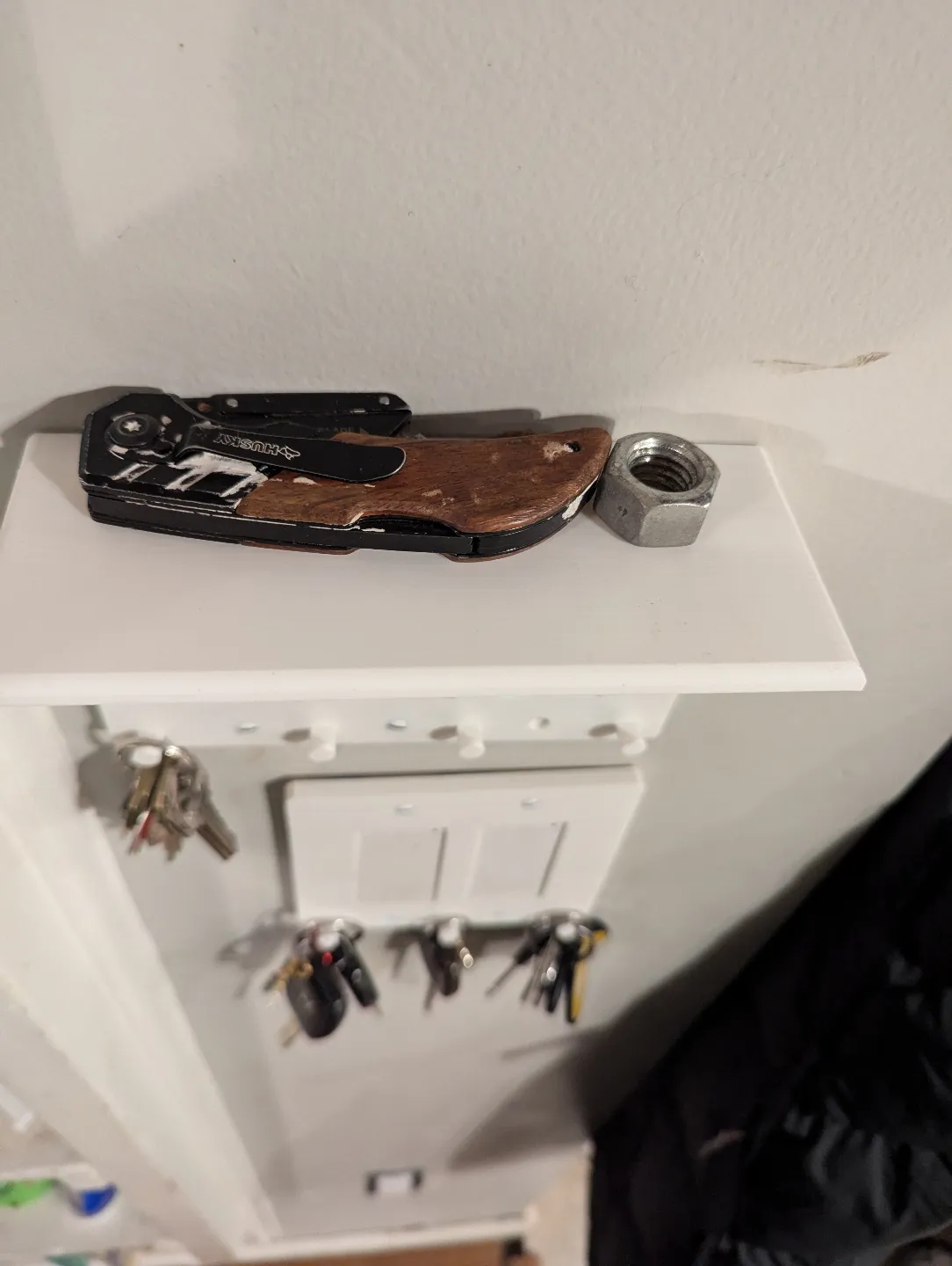 Three gang switch plate with Key holder, photo 4 of 4 - Three gang switch plate with Key holder Household