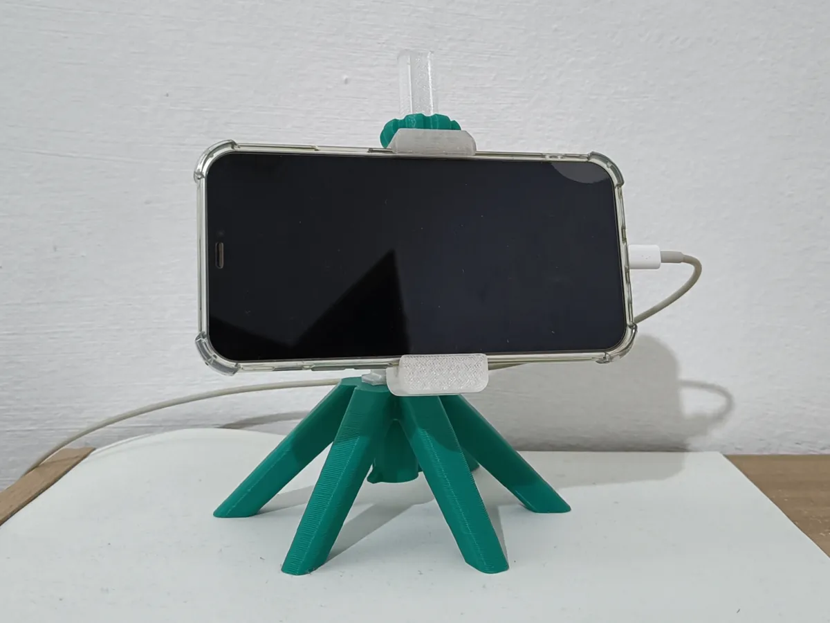 Pentapod Phone Stand | Charging dock, photo 2 of 4 - Pentapod Phone Stand | Charging dock Mobile & Device Accessories