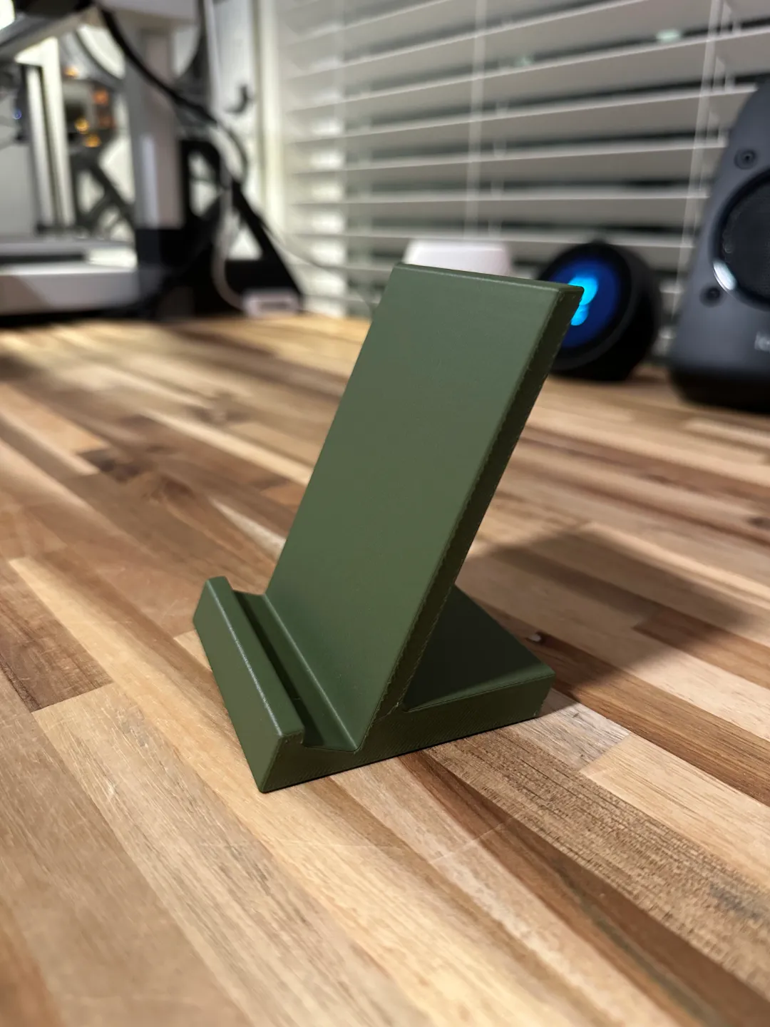 Simple iPhone and iPad Mini Stand - Office, in stock in India