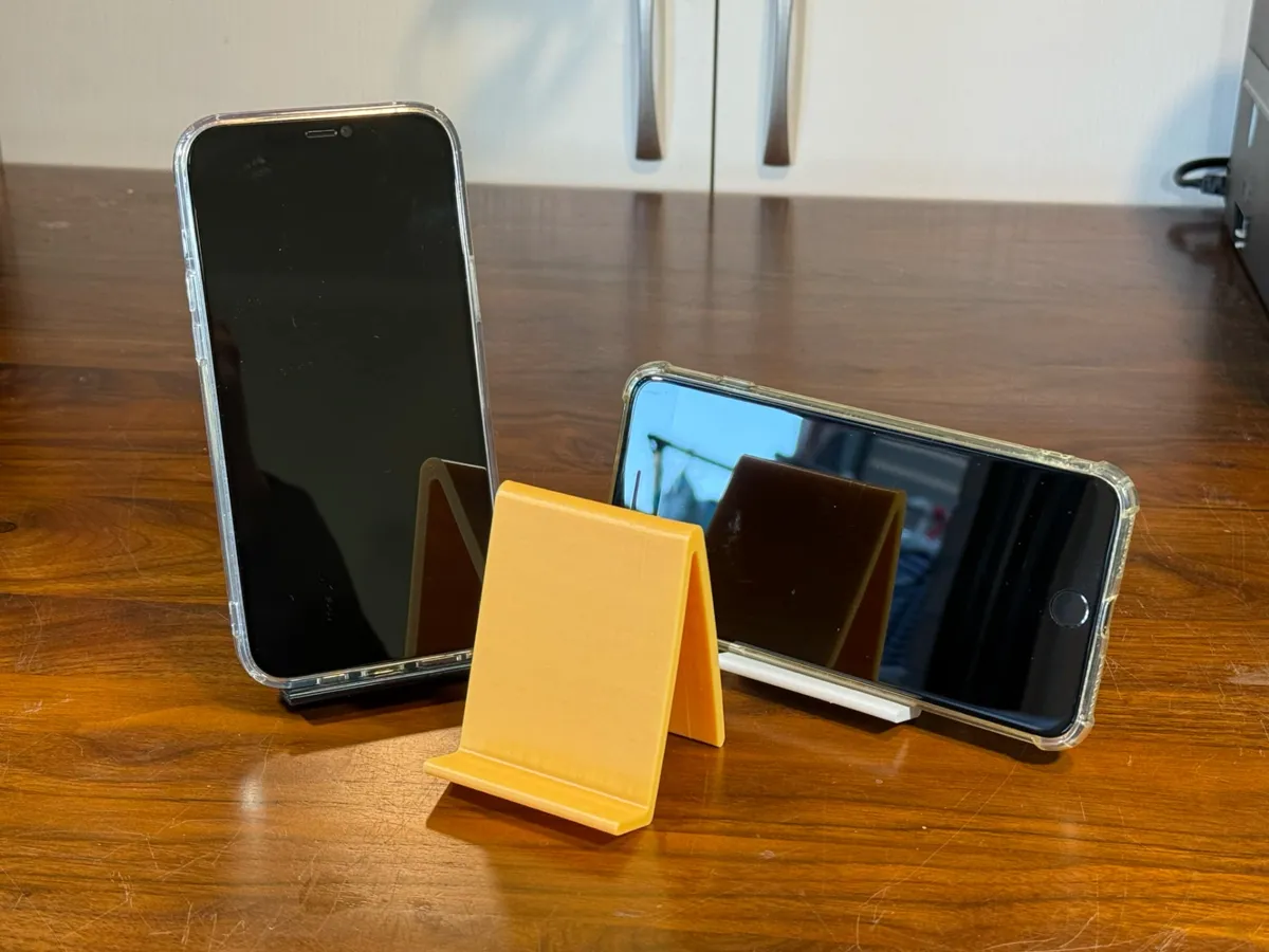 A Very Simple Phone Stand 單純手機架, photo 2 of 4 - A Very Simple Phone Stand 單純手機架 Household