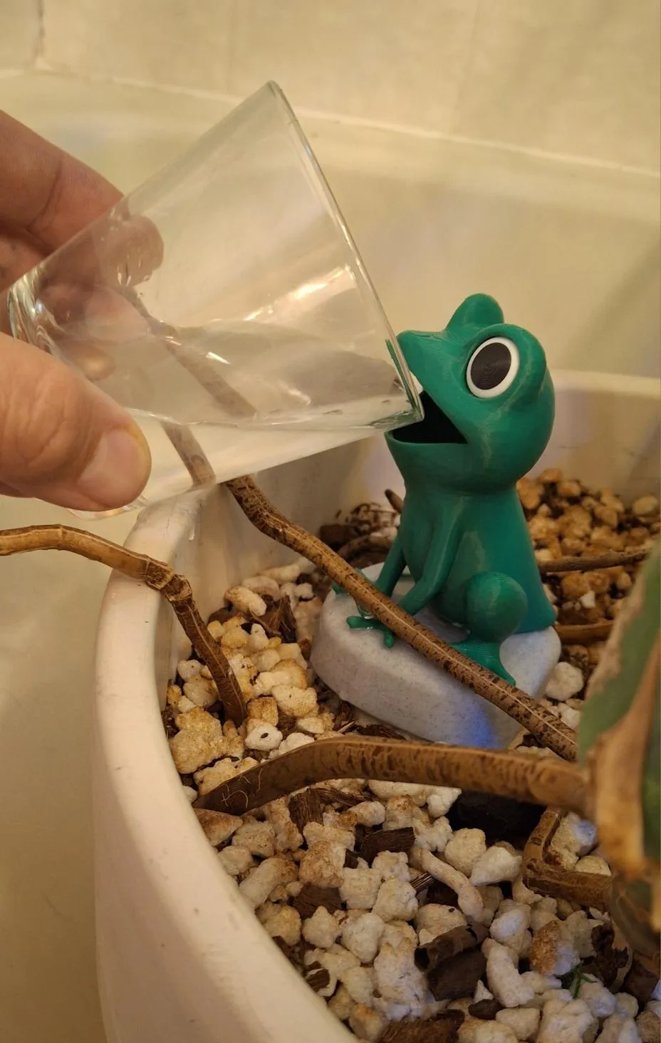 Plant Watering Thirsty Frog - Modular Self Drip, photo 3 of 4 - Plant Watering Thirsty Frog - Modular Self Drip Garden & Outdoor