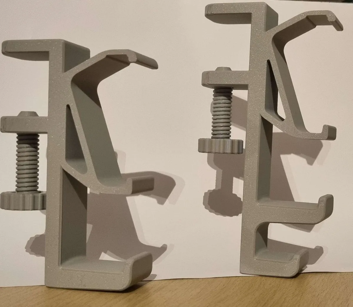 Controller/Headset holder for Xbox/PS5 controllers