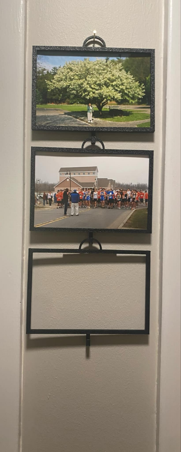 Modular Horizontal and Vertical 4x6 picture frame, photo 2 of 3 - Modular Horizontal and Vertical 4x6 picture frame Household