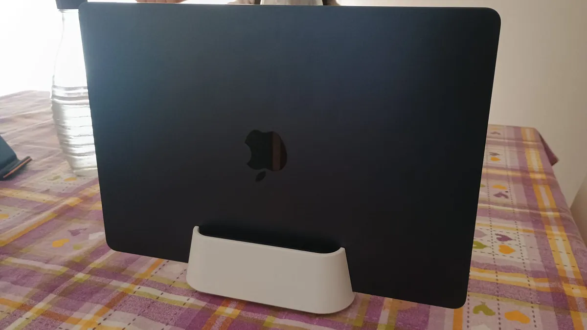 Laptop Vertical Stand, photo 3 of 4 - Laptop Vertical Stand Household