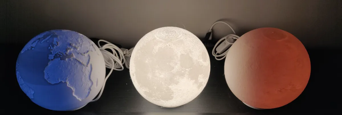 Globe Lithophane Lamps (Moon and Mars)