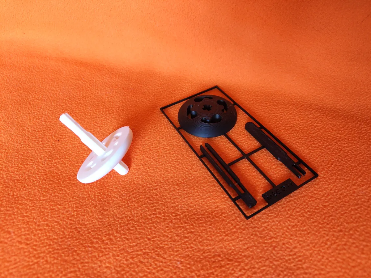 Spinning top kit card