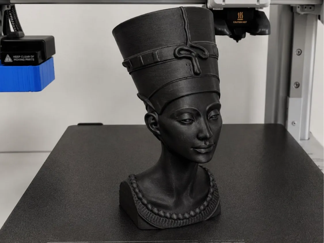 Nefertiti Bust, Elegant Egyptian Decor Sculpture