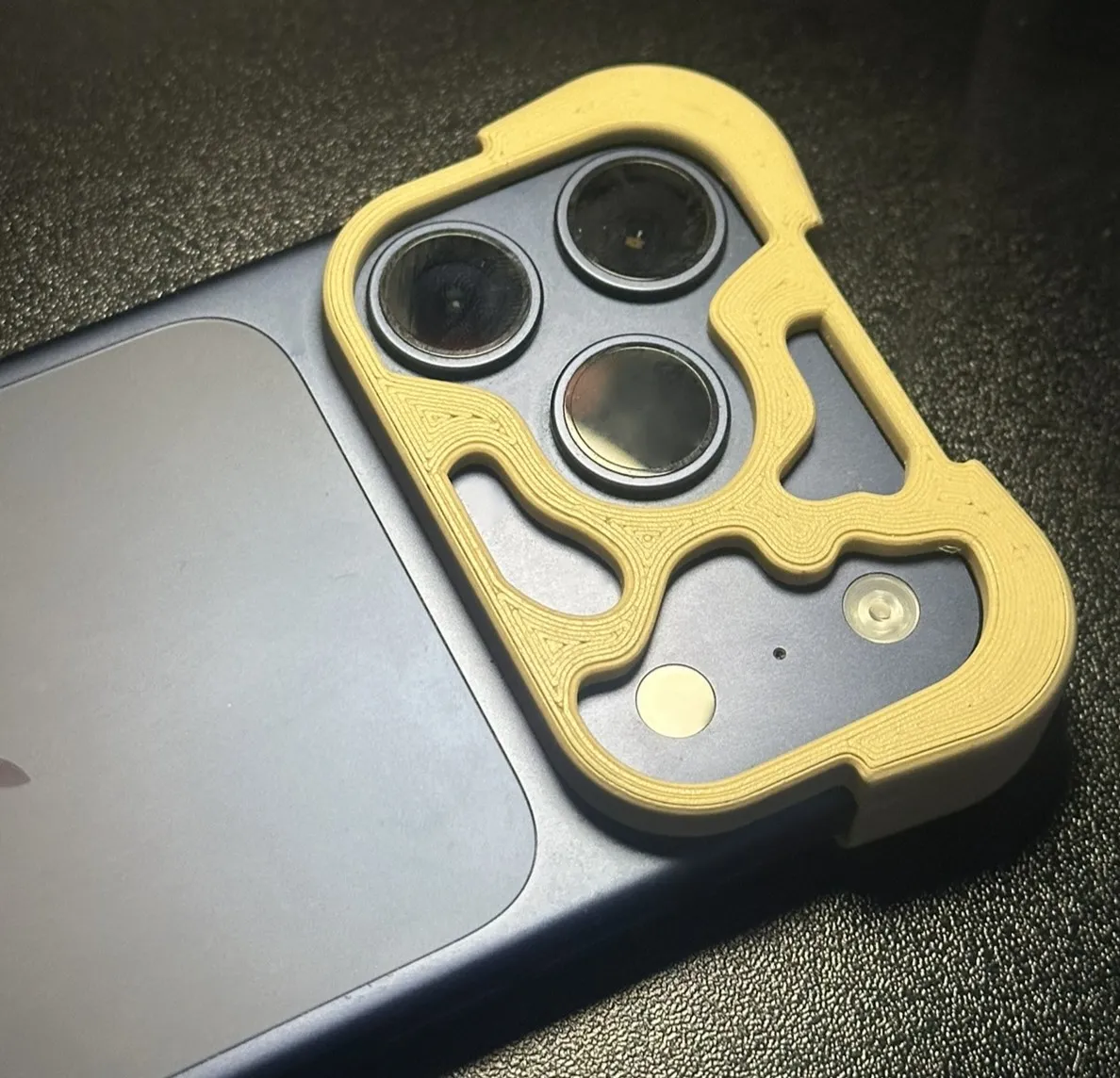 Organic-Kore Case Bumper for iPhone 17 Pro, photo 2 of 4 - Organic-Kore Case Bumper for iPhone 17 Pro Tools
