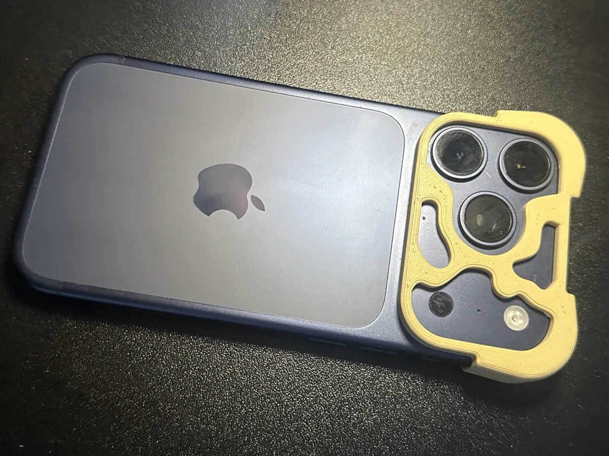 Organic-Kore Case Bumper for iPhone 17 Pro, photo 3 of 4 - Organic-Kore Case Bumper for iPhone 17 Pro Tools