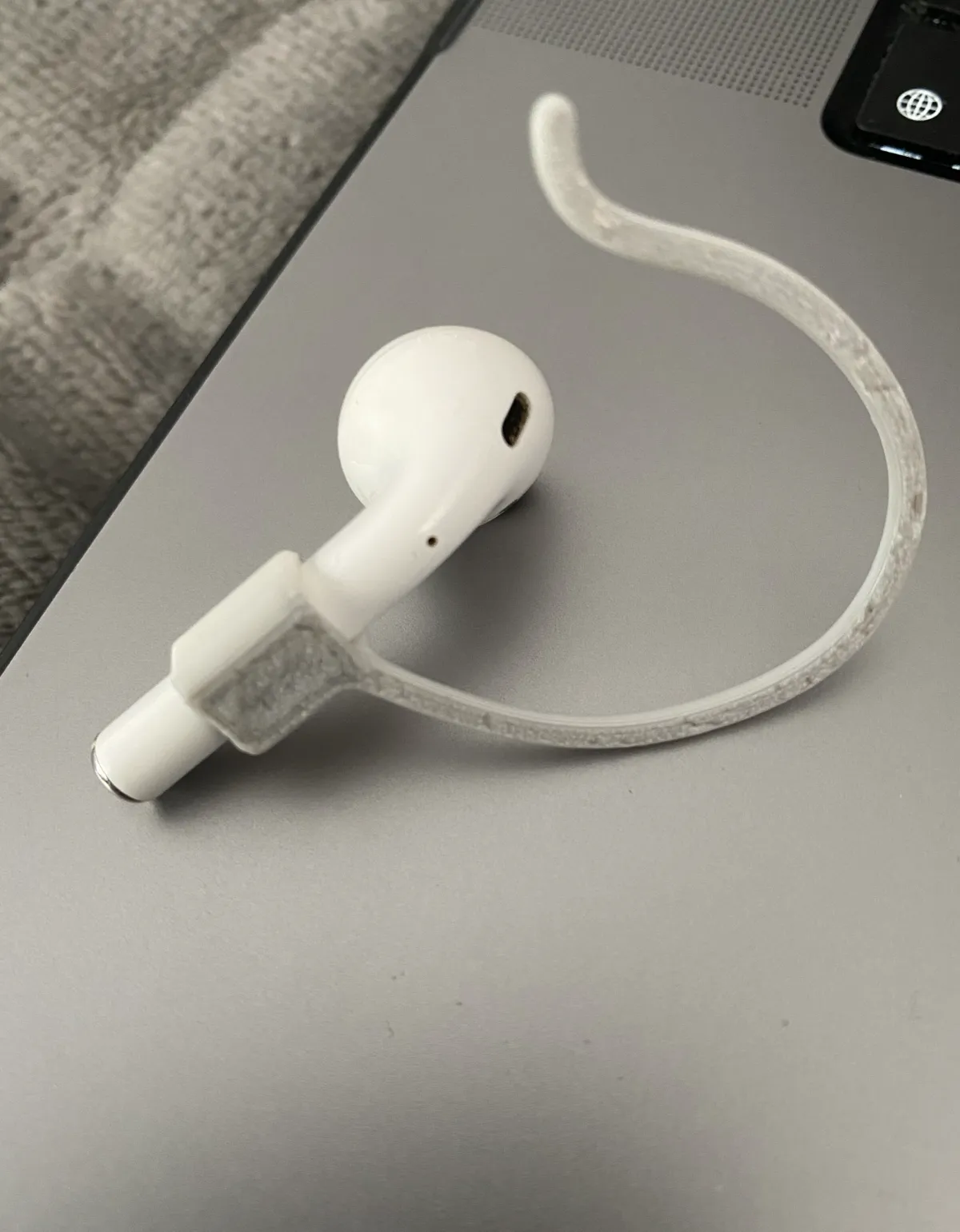 AirPods Gen 1 and 2 ear hook, photo 3 of 4 - AirPods Gen 1 and 2 ear hook Mobile & Device Accessories