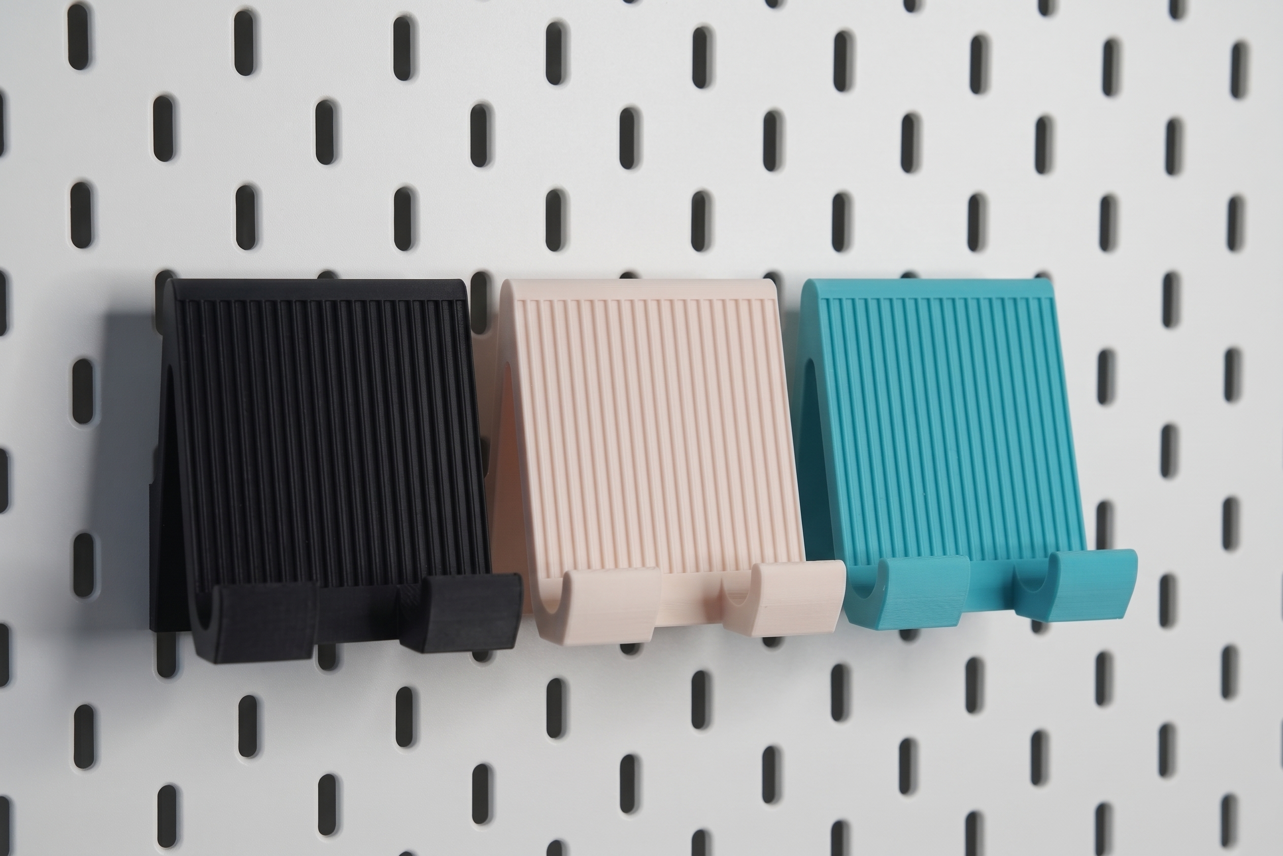 Premium Ribbed SKÅDIS Phone Holder / Stand, photo 4 of 4 - Premium Ribbed SKÅDIS Phone Holder / Stand Mobile & Device Accessories