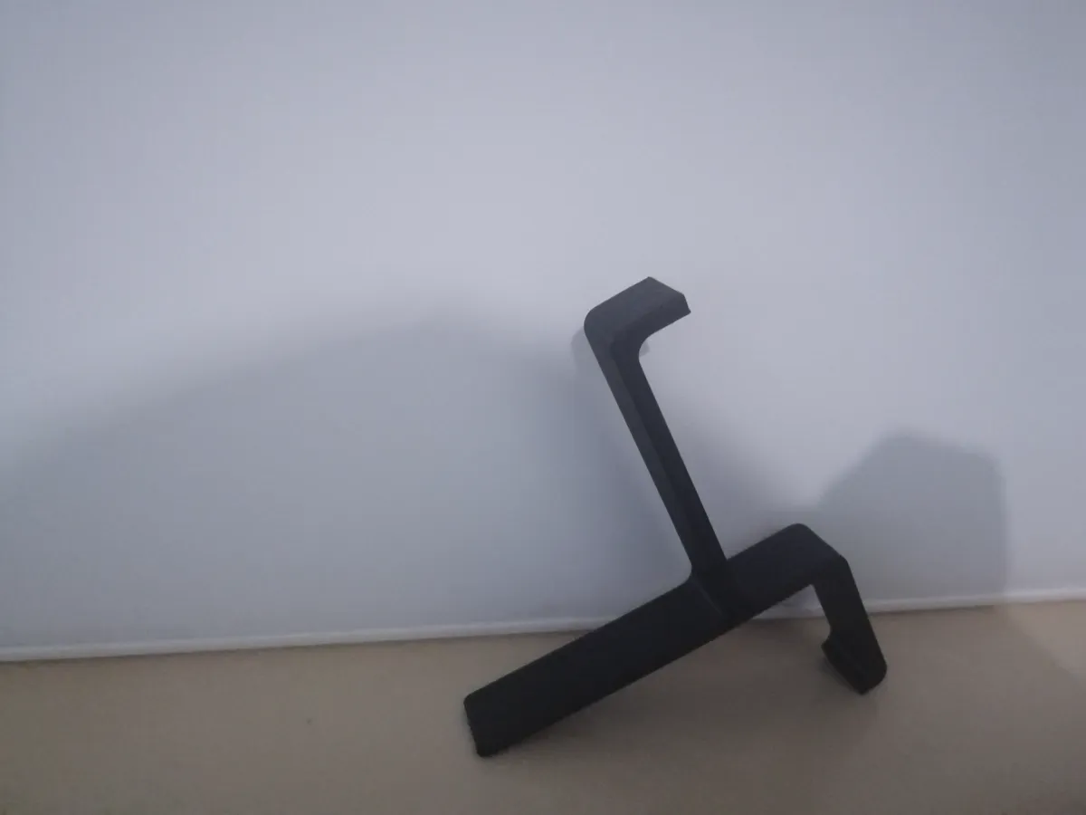 Headphone holder for monitor
