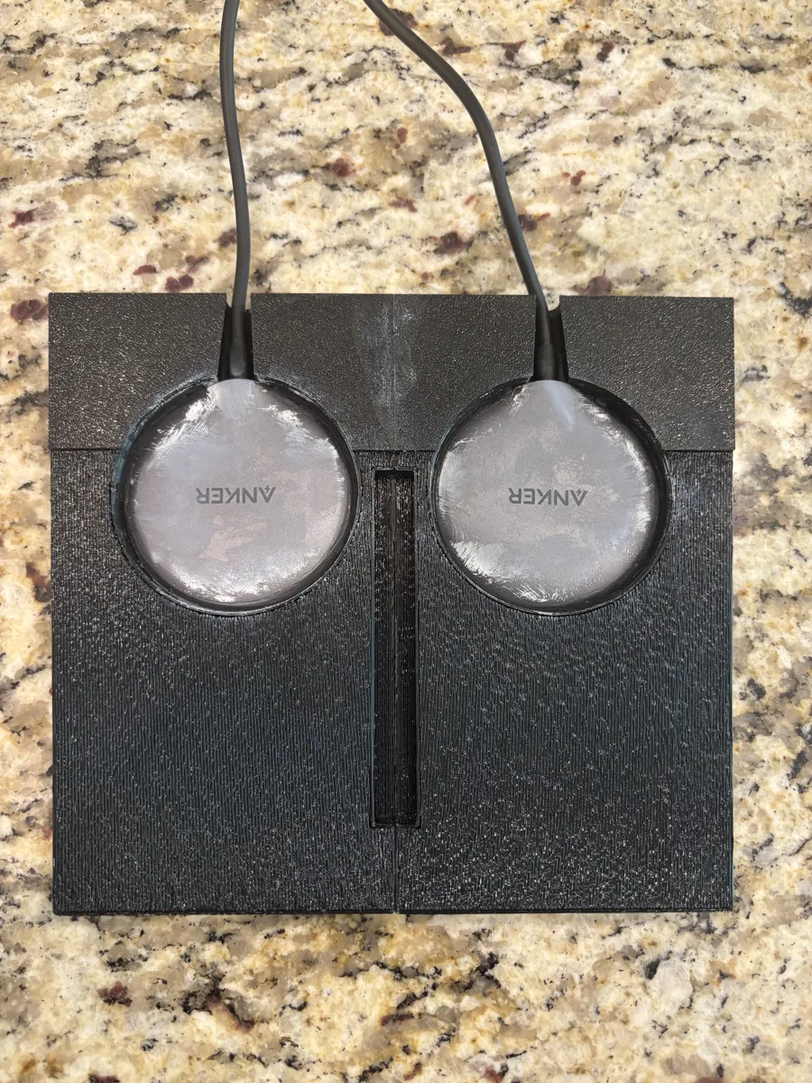 Tesla Model Y Magsafe Charging Pad (2020-2021), photo 3 of 4 - Tesla Model Y Magsafe Charging Pad (2020-2021) Car & Vehicle