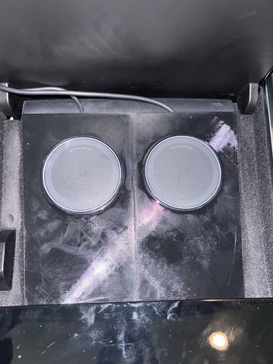 Tesla Model Y Magsafe Charging Pad (2020-2021), photo 4 of 4 - Tesla Model Y Magsafe Charging Pad (2020-2021) Car & Vehicle