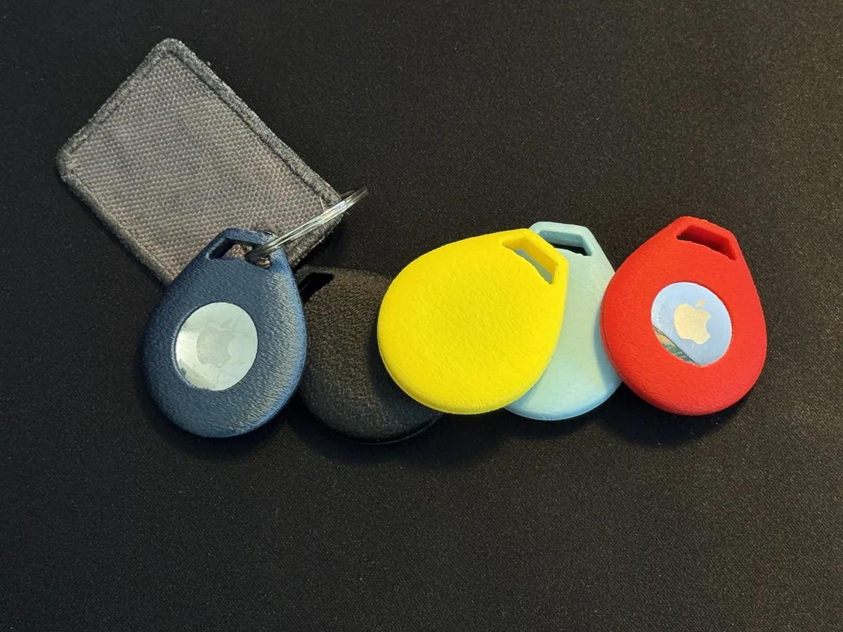 AirTag Holder - Twist Lock Case - "AstroTag", photo 3 of 4 - AirTag Holder - Twist Lock Case - "AstroTag" Mobile & Device Accessories