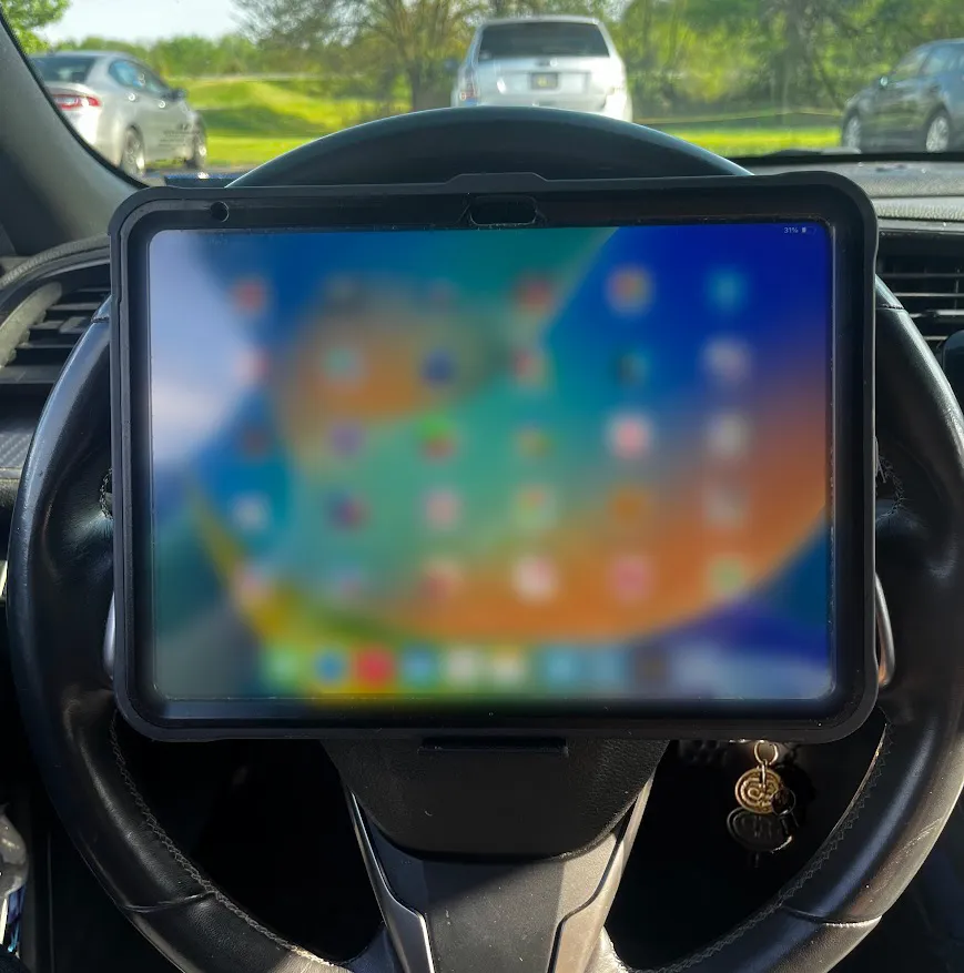 Flexi Steering Wheel Phone Holder, photo 2 of 4 - Flexi Steering Wheel Phone Holder Hobby & DIY