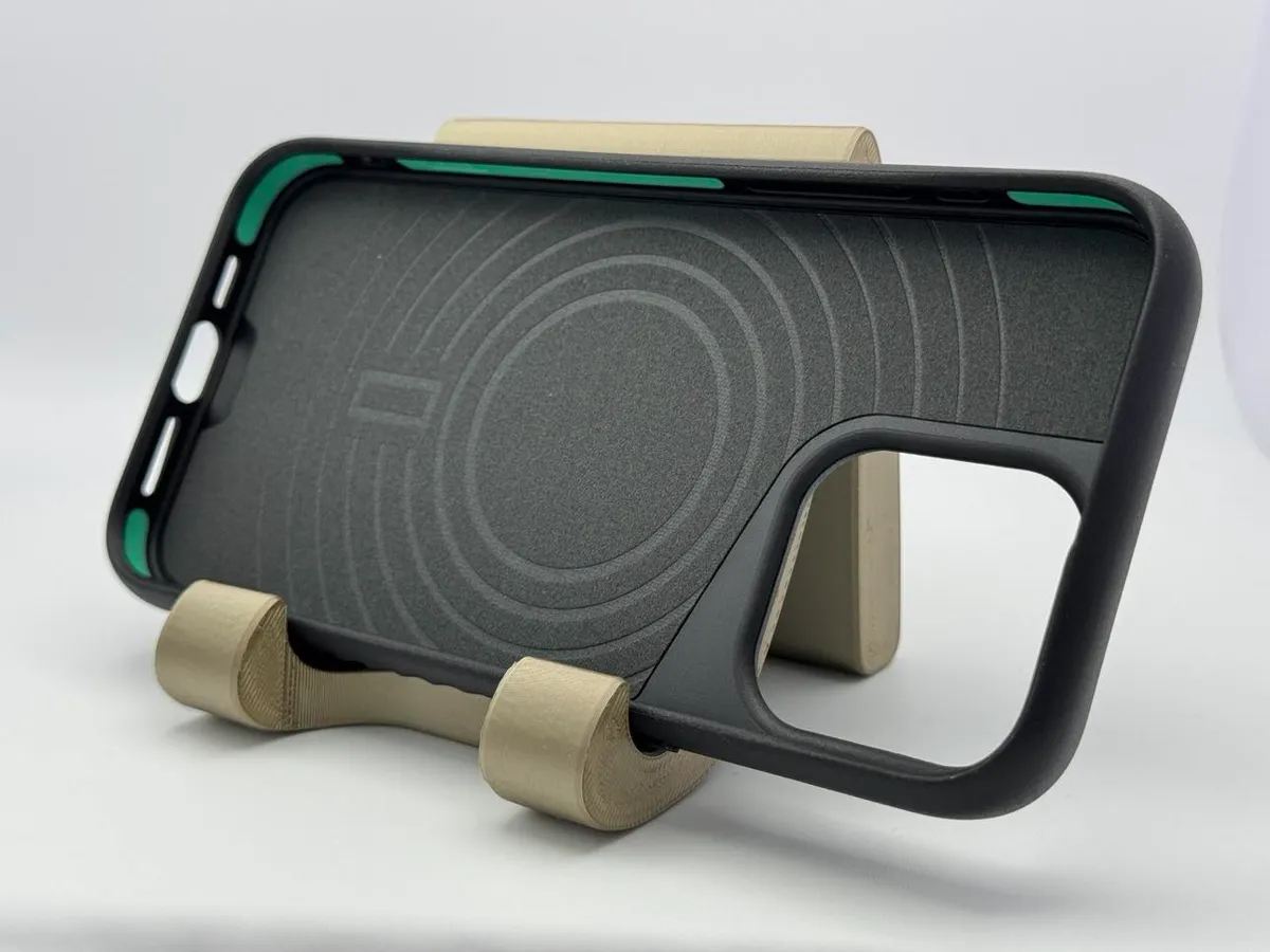 Curved Low Center of Gravity Phone Stand, photo 3 of 4 - Curved Low Center of Gravity Phone Stand Mobile & Device Accessories