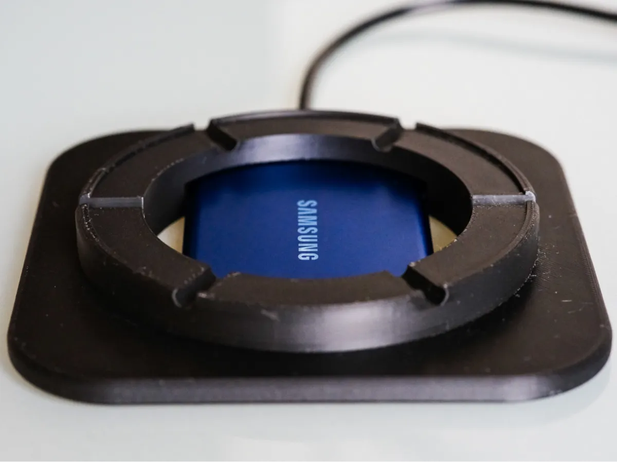 Mac mini M4 (2024) Base + Samsung SSD Cutout v2