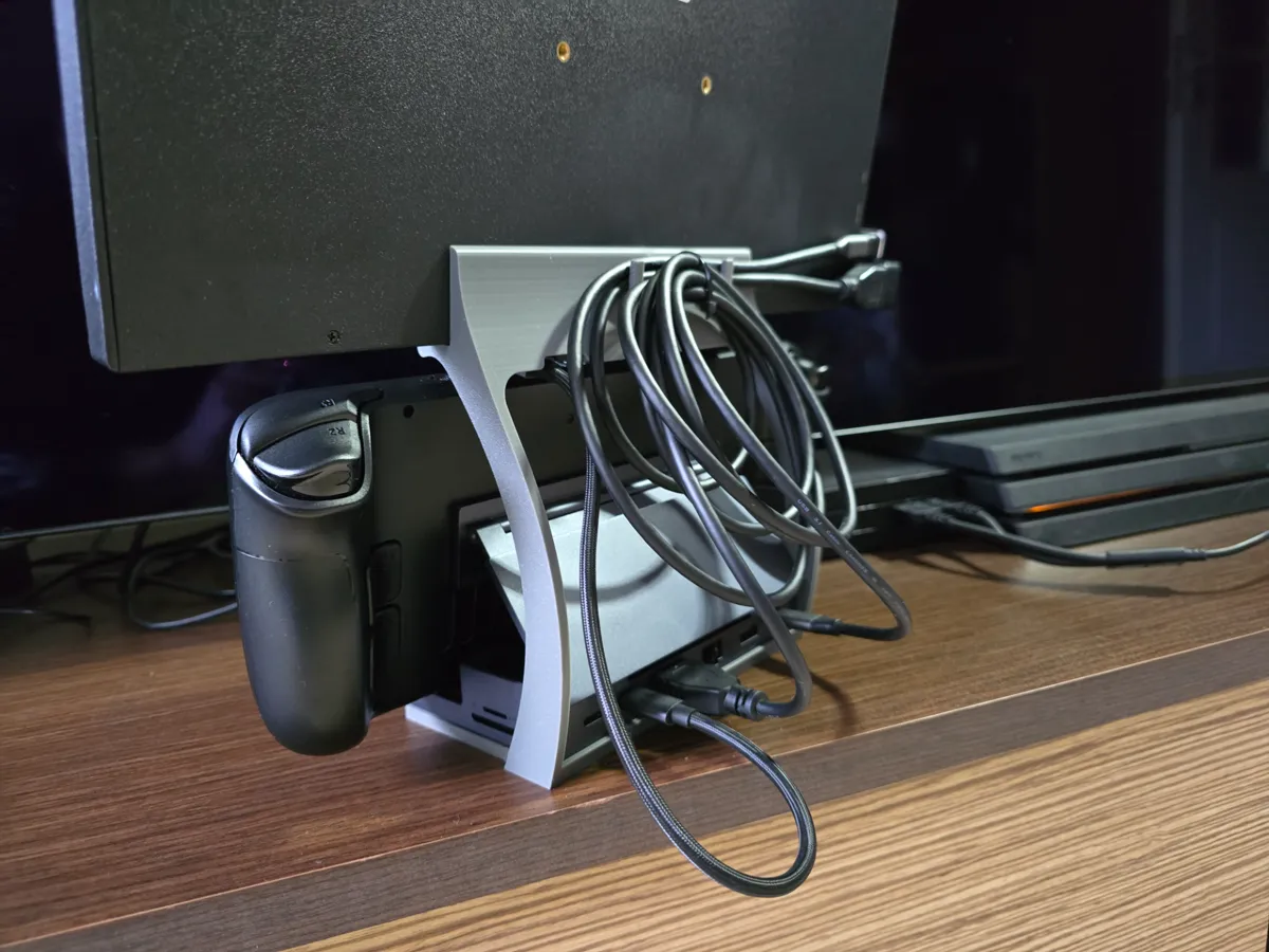 Monitor stand for Steam Deck with UGREEN 9in1 dock, photo 4 of 4 - Monitor stand for Steam Deck with UGREEN 9in1 dock Hobby & DIY