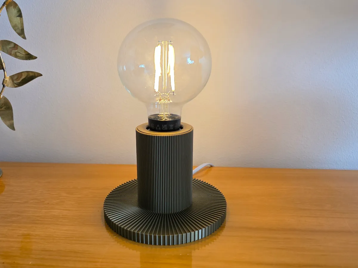 Modern Lamp Base, Clean & Ridged Version - E27