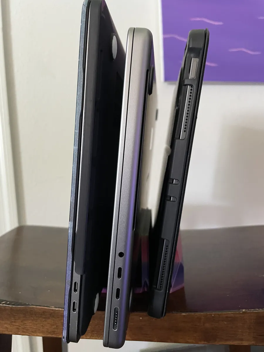 Vertical Laptop Stand TRIO - iPad/ Tablet/ Macbook, photo 4 of 4 - Vertical Laptop Stand TRIO - iPad/ Tablet/ Macbook Mobile & Device Accessories