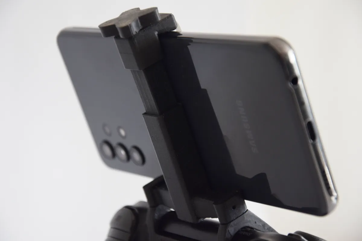 Smartphone Mount for PS4 DualShock 4 Controller, photo 3 of 4 - Smartphone Mount for PS4 DualShock 4 Controller Mobile & Device Accessories