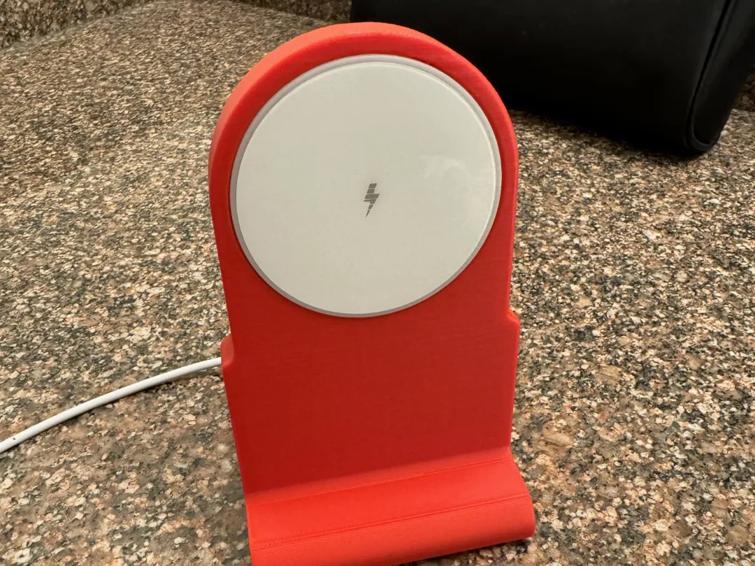3rd Party 59.5mm Magsafe iPhone Stand - Office, in stock in India