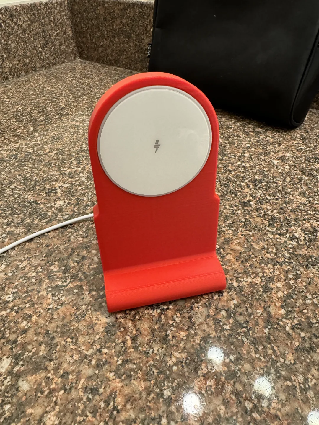 3rd Party 59.5mm Magsafe iPhone Stand, photo 2 of 4 - 3rd Party 59.5mm Magsafe iPhone Stand Household