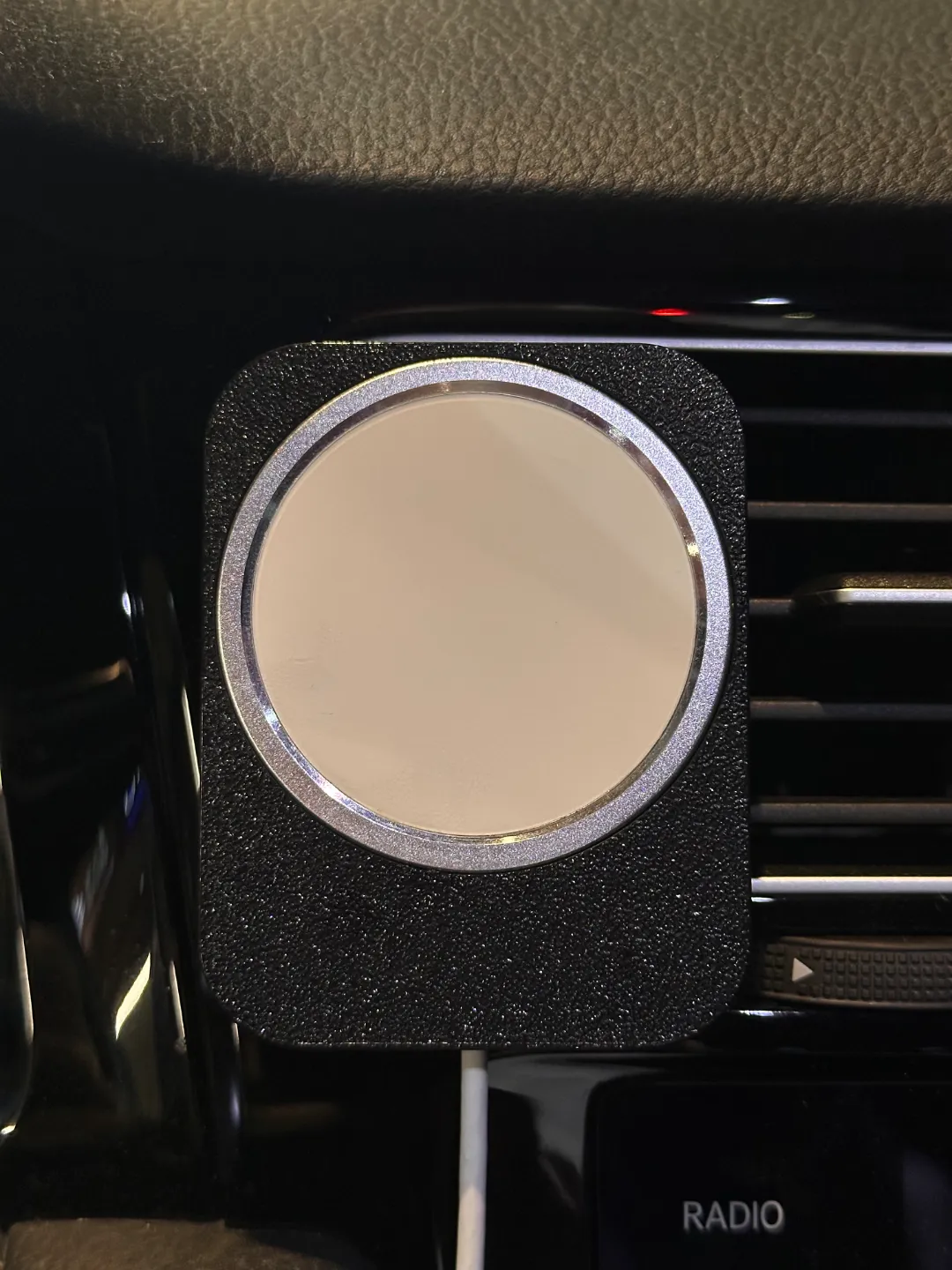 MagSafe Car Vent Charger Mount, photo 4 of 4 - MagSafe Car Vent Charger Mount Hobby & DIY
