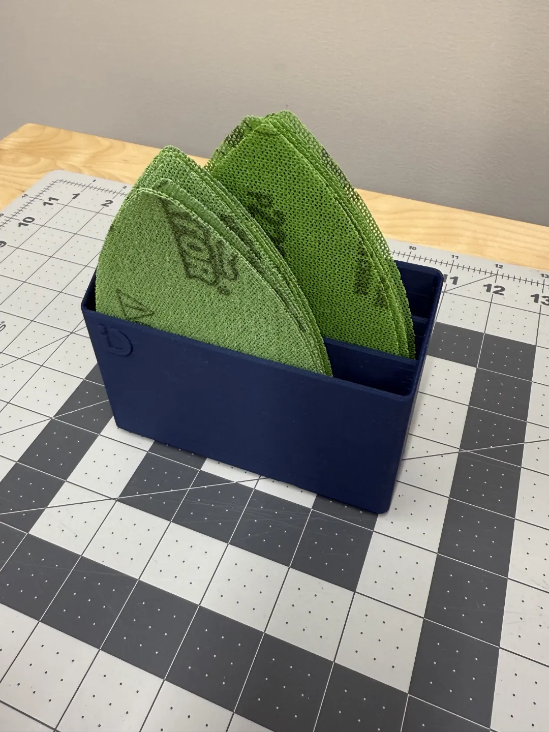 Gridfinity 3x1, 3 Tier, Triangle Sandpaper Holder, photo 3 of 4 - Gridfinity 3x1, 3 Tier, Triangle Sandpaper Holder Storage & Organisation