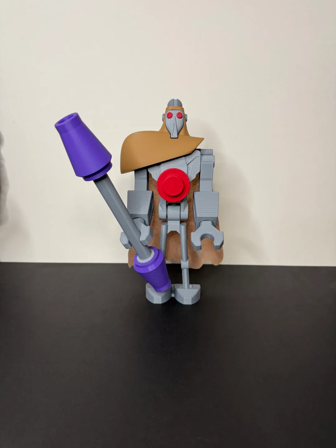 Big Brick Magna Guard Droid 500%, photo 2 of 4 - Big Brick Magna Guard Droid 500% Toys & Games