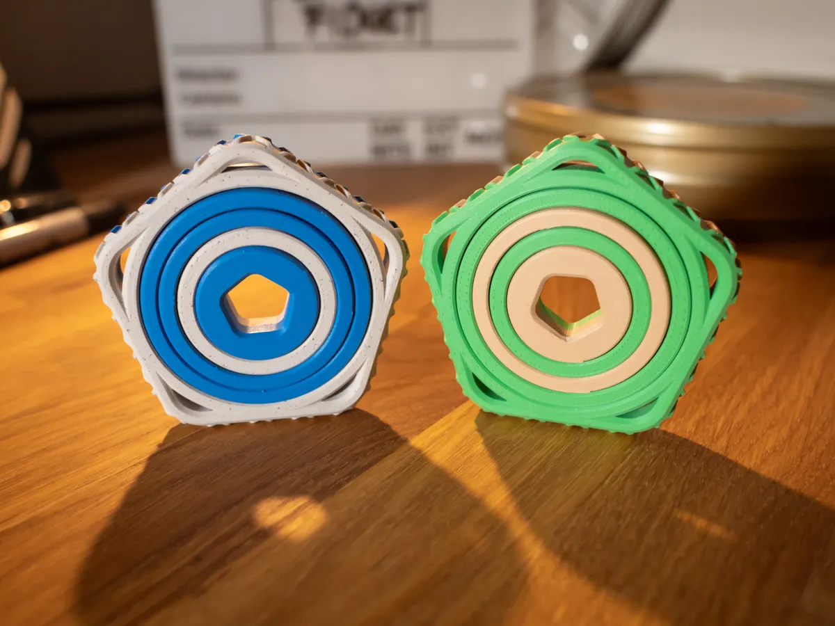 fidget gyro spinner, photo 3 of 4 - fidget gyro spinner Toys & Games