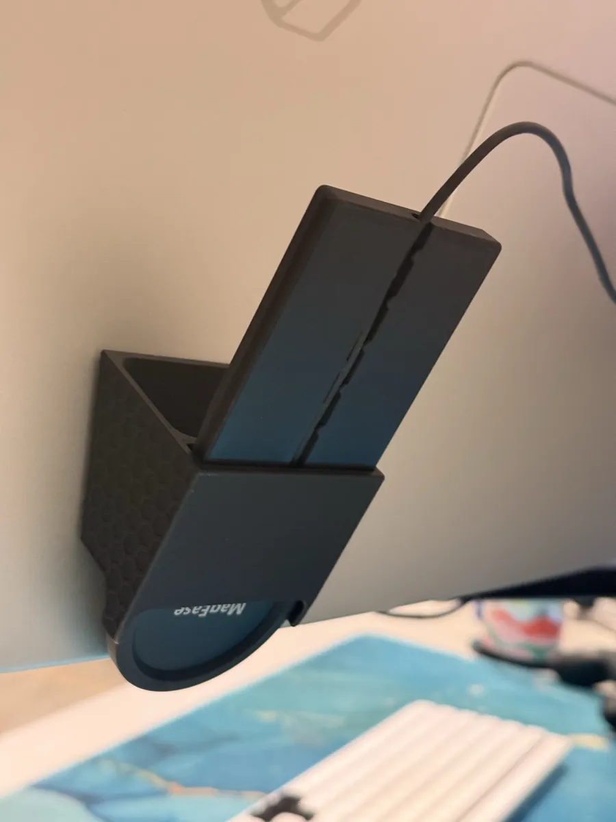 MagSafe Monitor Mount for Phone and Watch, photo 4 of 4 - MagSafe Monitor Mount for Phone and Watch Mobile & Device Accessories