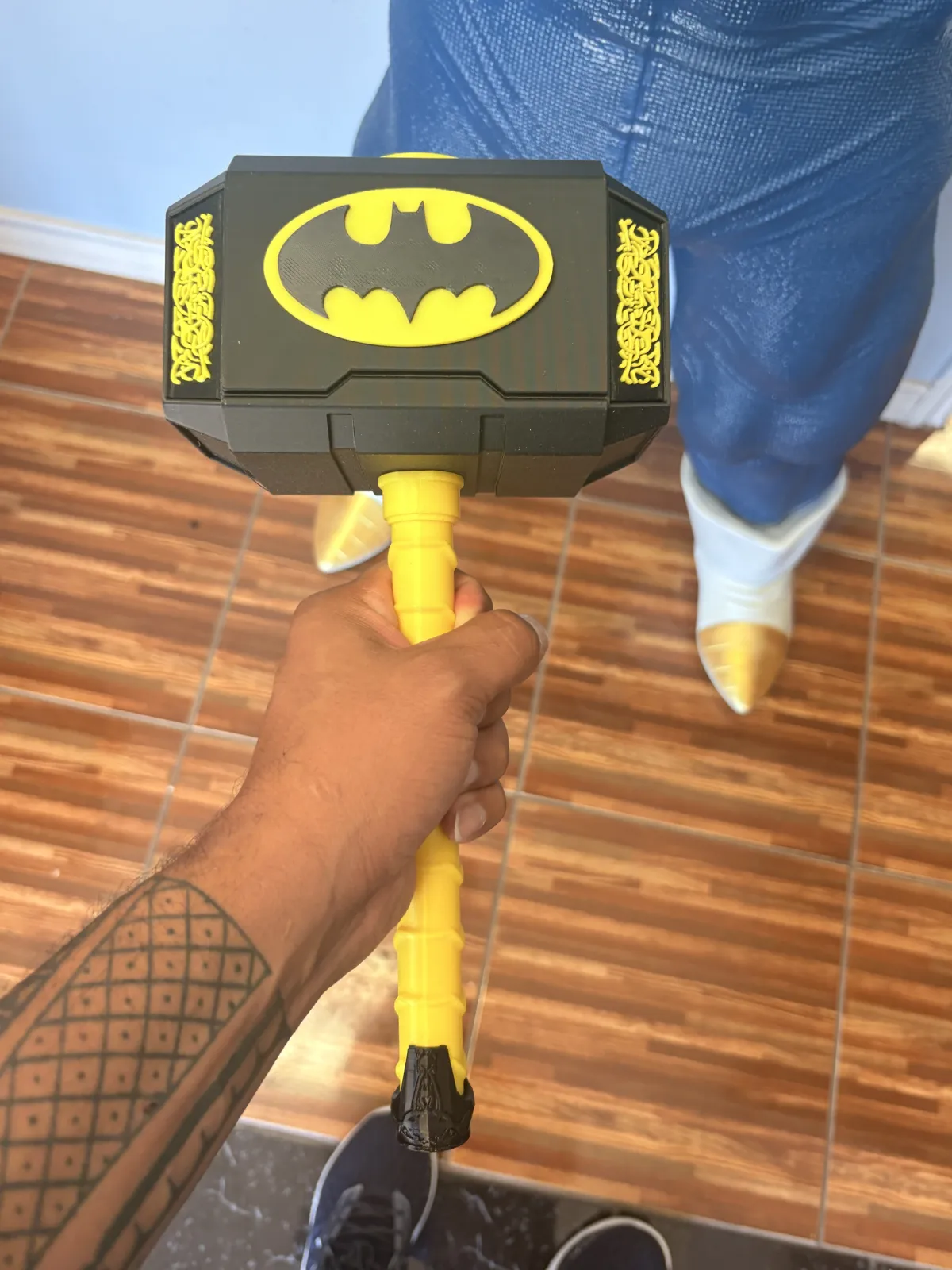 Batman thor hammer, photo 3 of 3 - Batman thor hammer Props & Cosplays