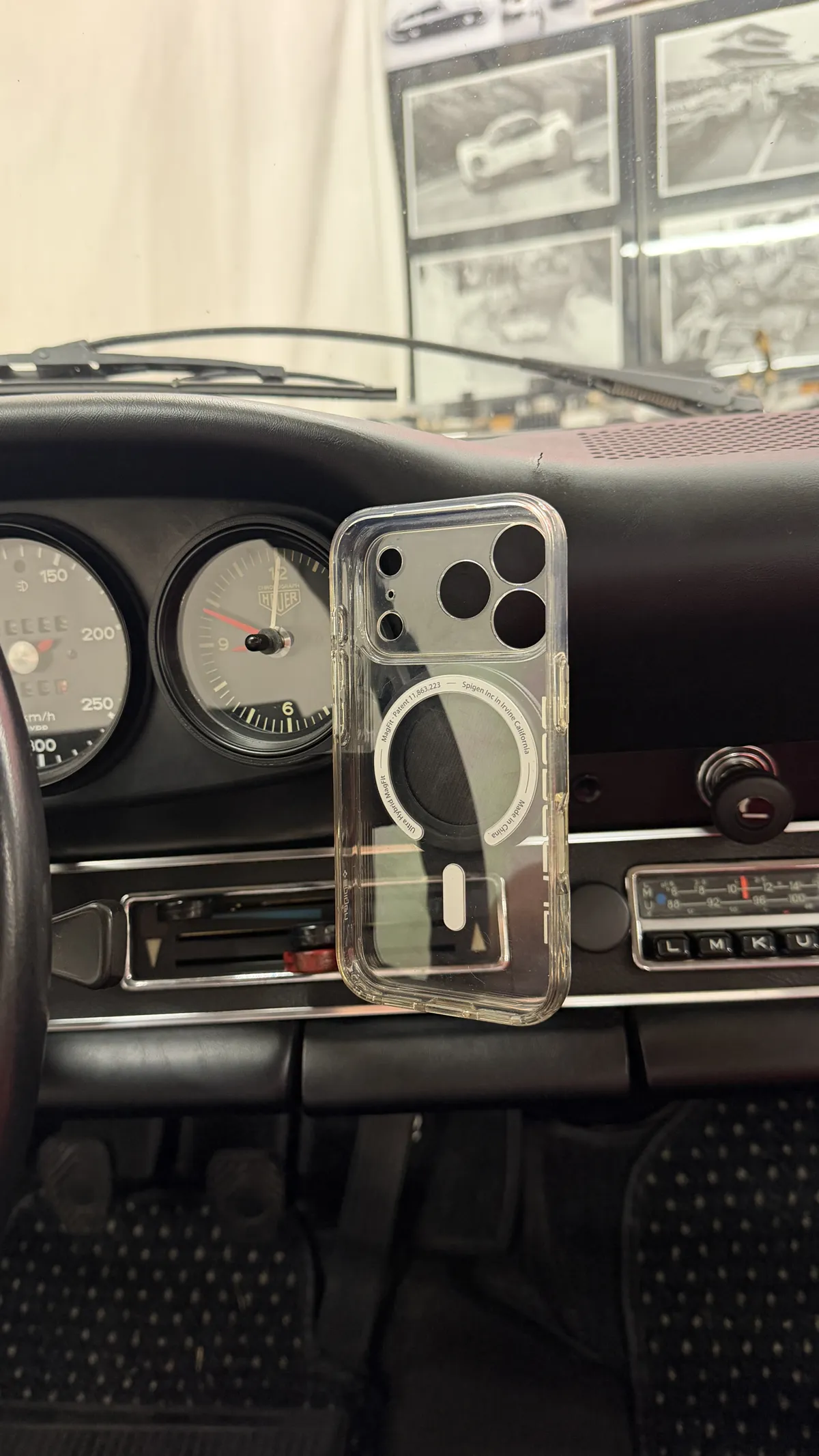 Porsche 911 Handyhalterung Magsafe, photo 3 of 3 - Porsche 911 Handyhalterung Magsafe Hobby & DIY