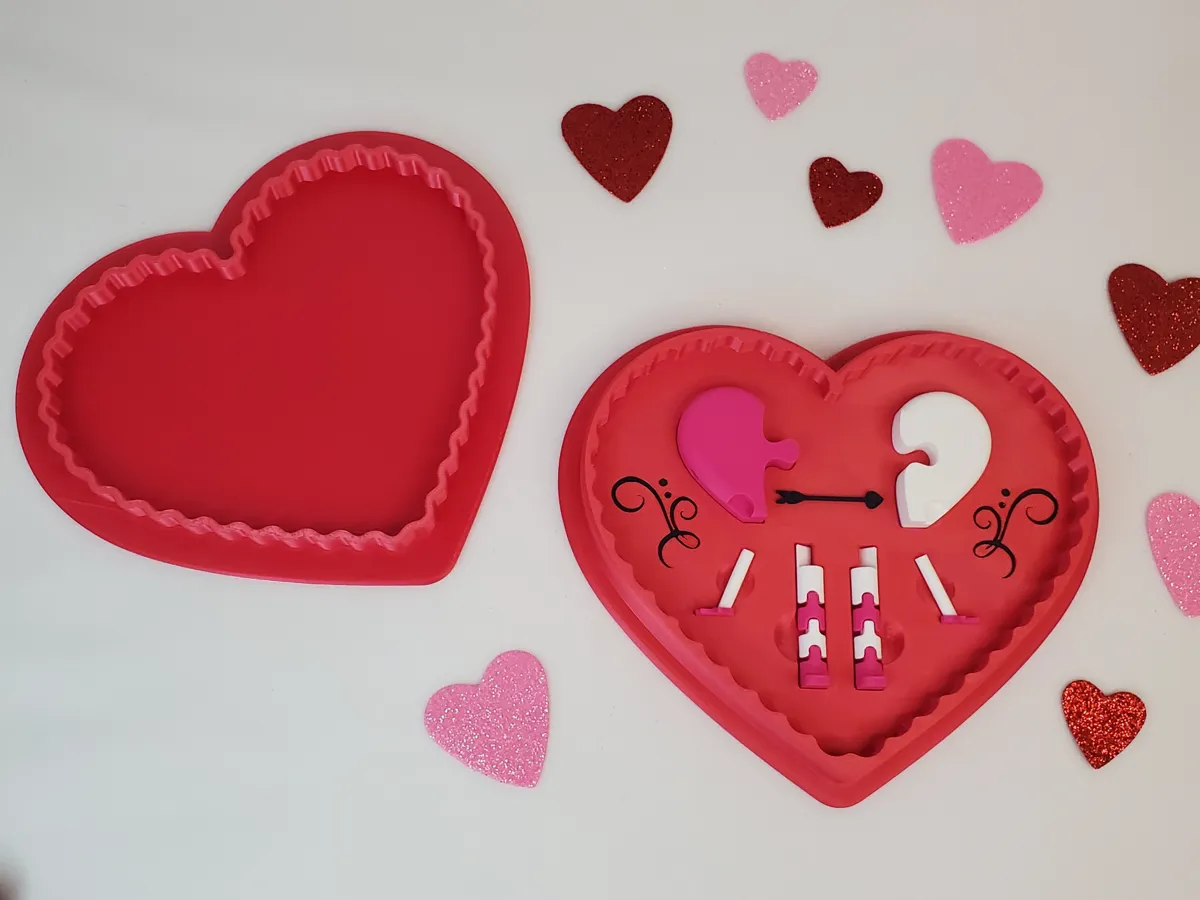 Valentine's Heart Puzzle Buddy Keepsake Box, photo 2 of 4 - Valentine's Heart Puzzle Buddy Keepsake Box Toys & Games