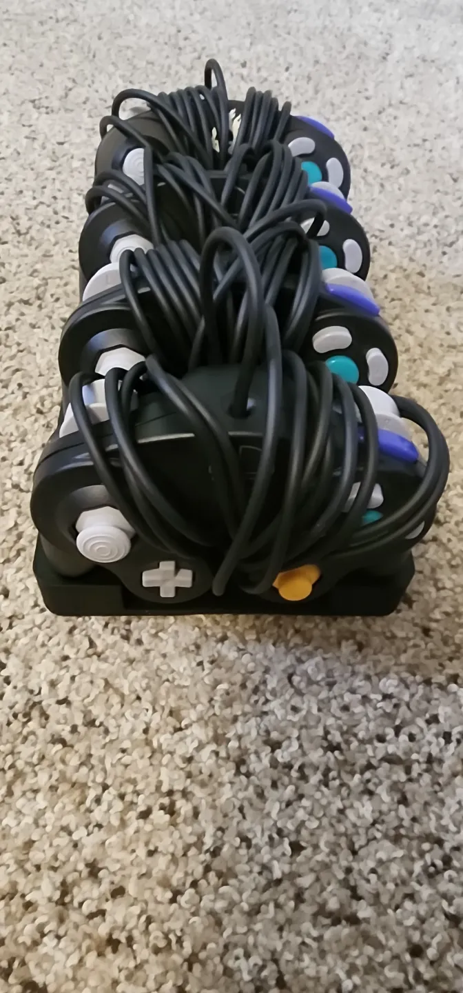 Gamecube controller quad stand, photo 4 of 4 - Gamecube controller quad stand Hobby & DIY