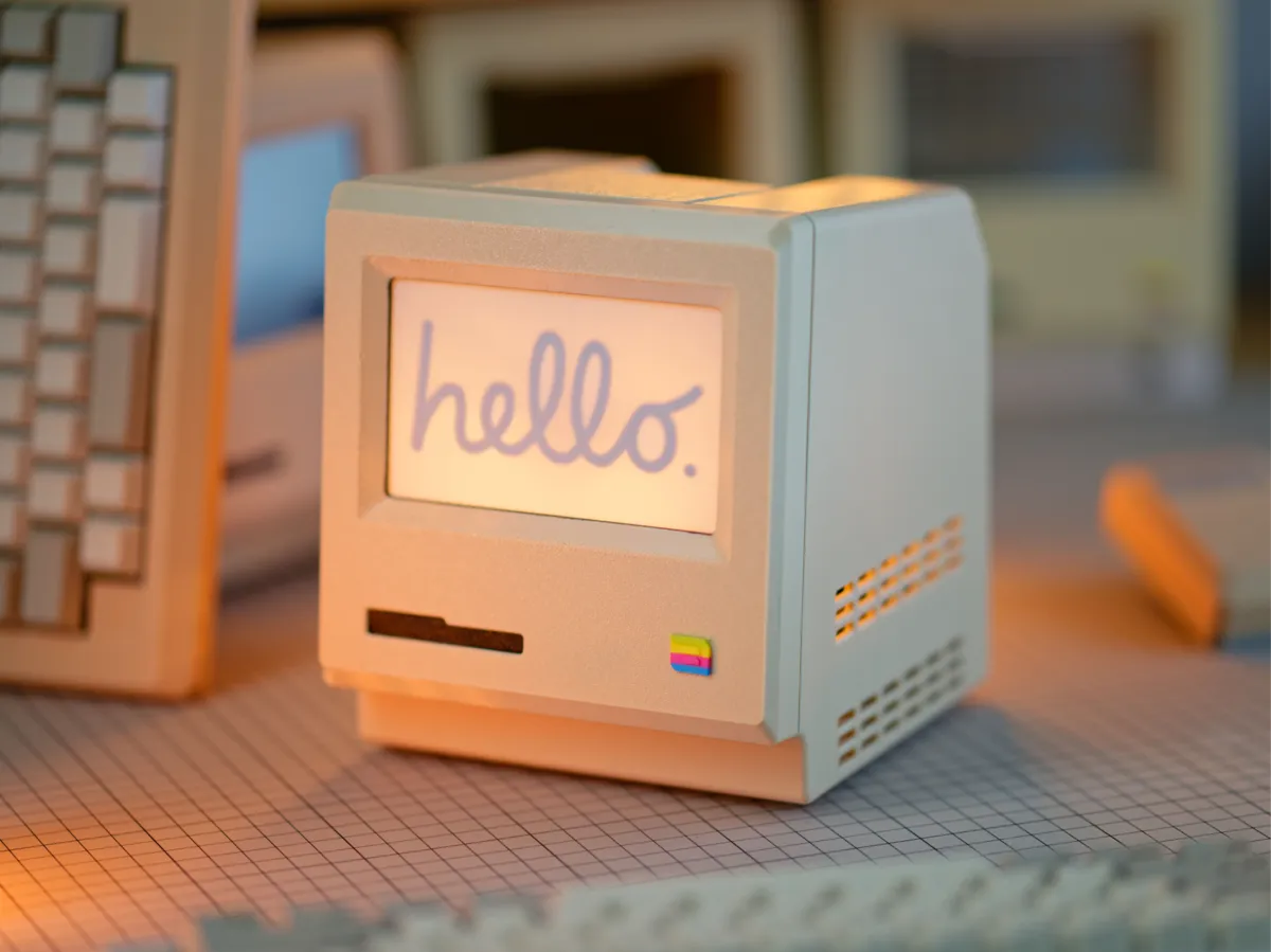 RetroTosh Lamp - A Macintosh 128k Tribute