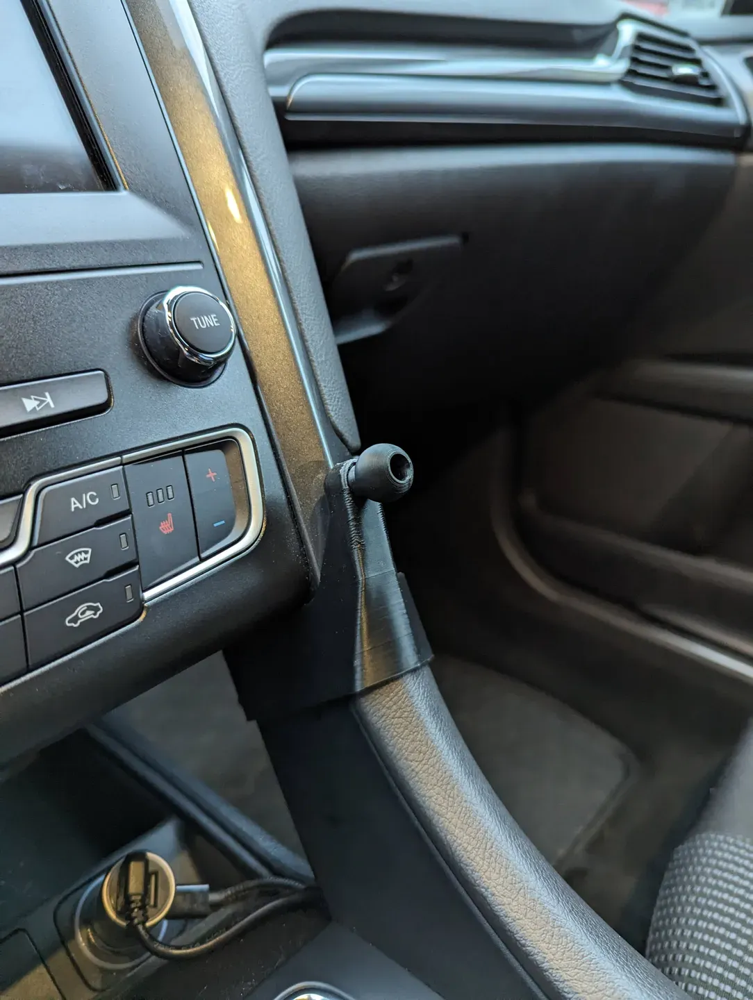 Ford Mondeo MK5 17mm Ball Mount Bracket, photo 3 of 3 - Ford Mondeo MK5 17mm Ball Mount Bracket Hobby & DIY