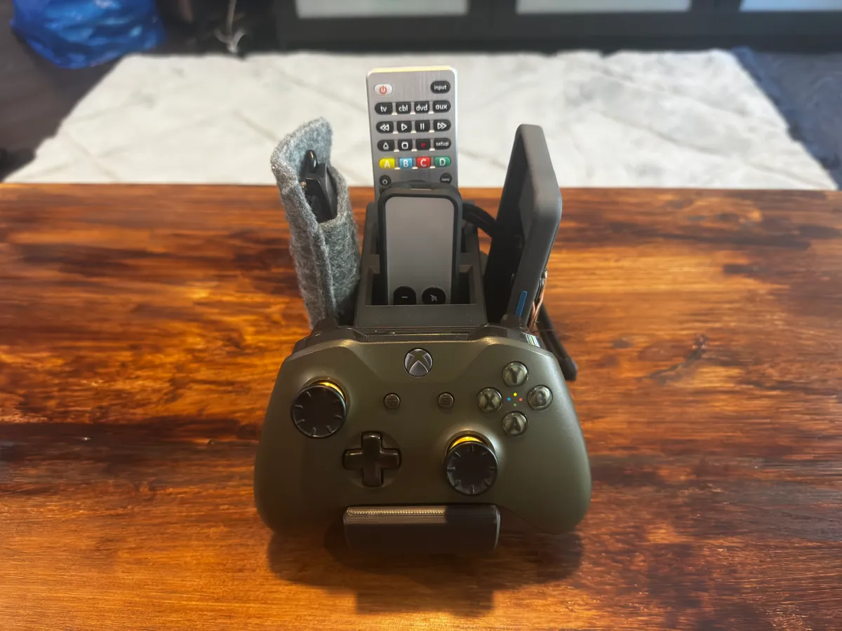 Controller and Remote Stand / Caddy, photo 2 of 4 - Controller and Remote Stand / Caddy Gaming Accessories
