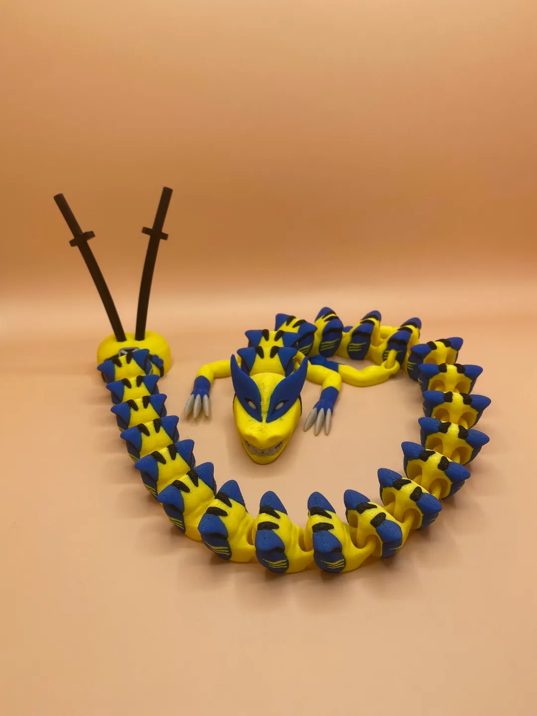 Wolverine Dragon - Articulated, photo 2 of 4 - Wolverine Dragon - Articulated Fidget & Sensory Toys