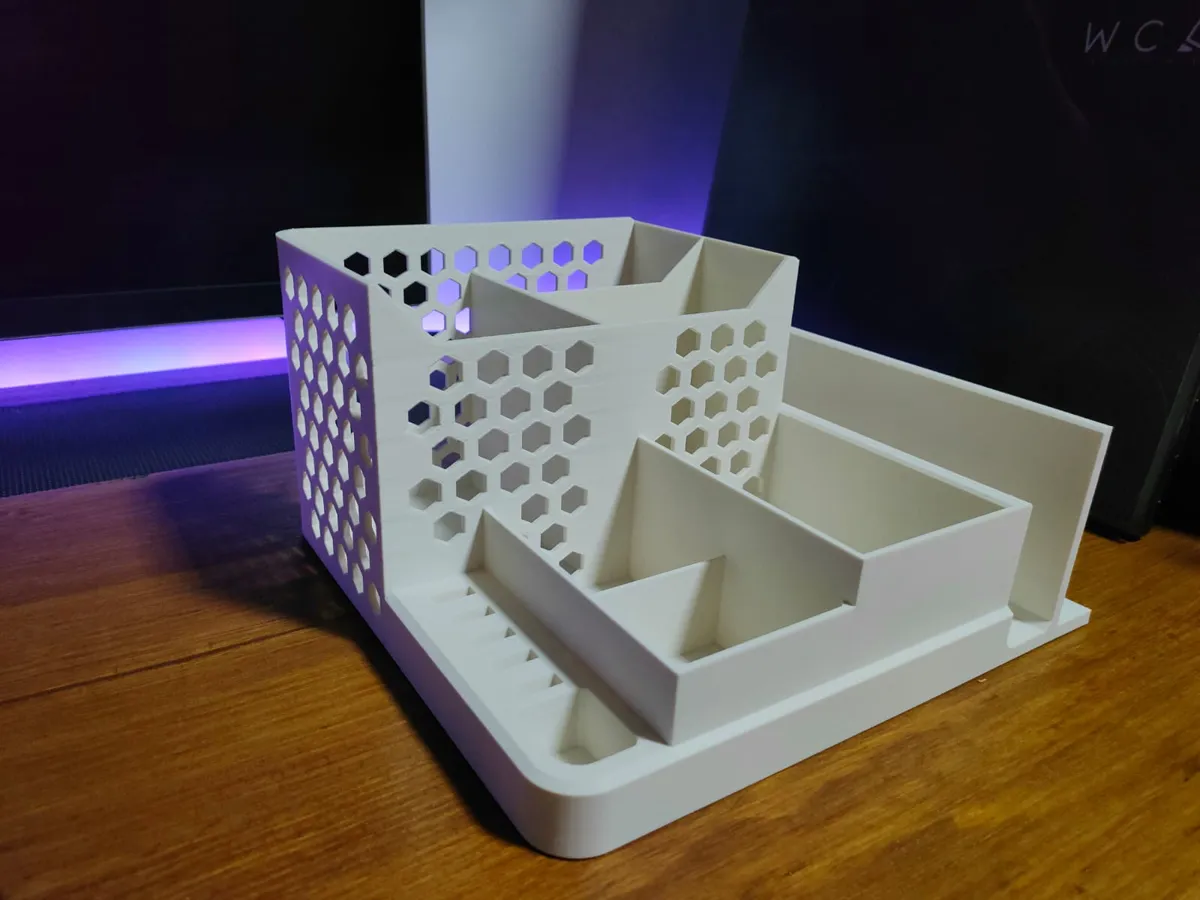 Desk organizer