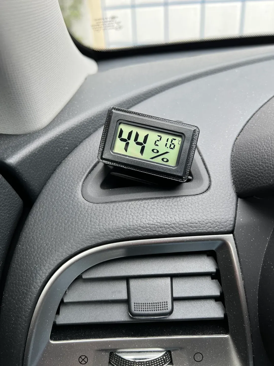 Hygrometer for cars (clips to air vents), photo 3 of 3 - Hygrometer for cars (clips to air vents) Hobby & DIY